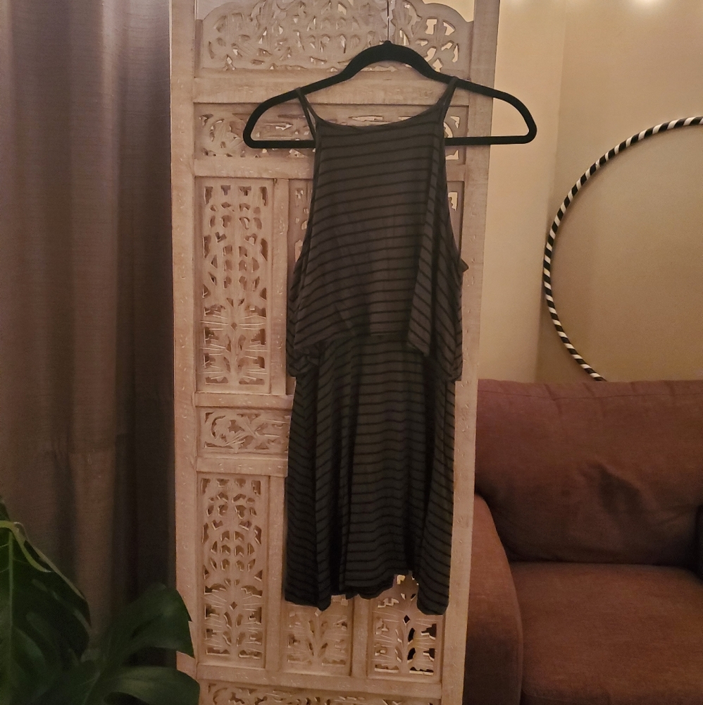 Dress - Picture 3 of 6